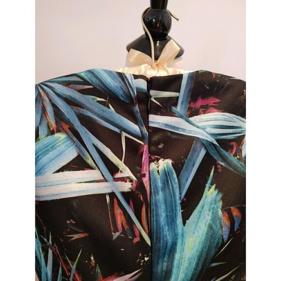 NWT BEBE V-Neck Scuba Dress Blue Multi Color Printed Abstract Size XS - Picture 3 of 7